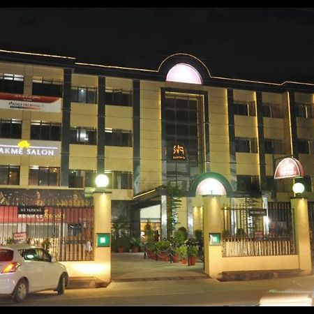 Grand Continental Hotel Allāhābād Junction Buitenkant foto