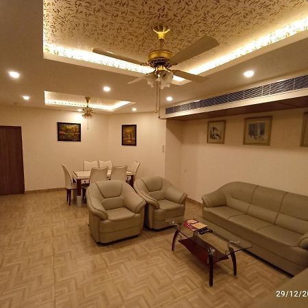 Grand Continental Hotel Allāhābād Junction Buitenkant foto
