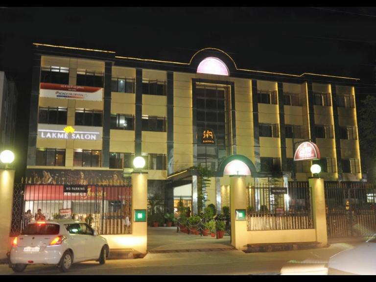 Grand Continental Hotel Allāhābād Junction Buitenkant foto