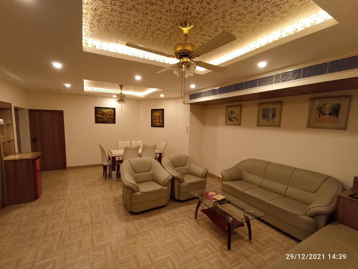 Grand Continental Hotel Allāhābād Junction Buitenkant foto