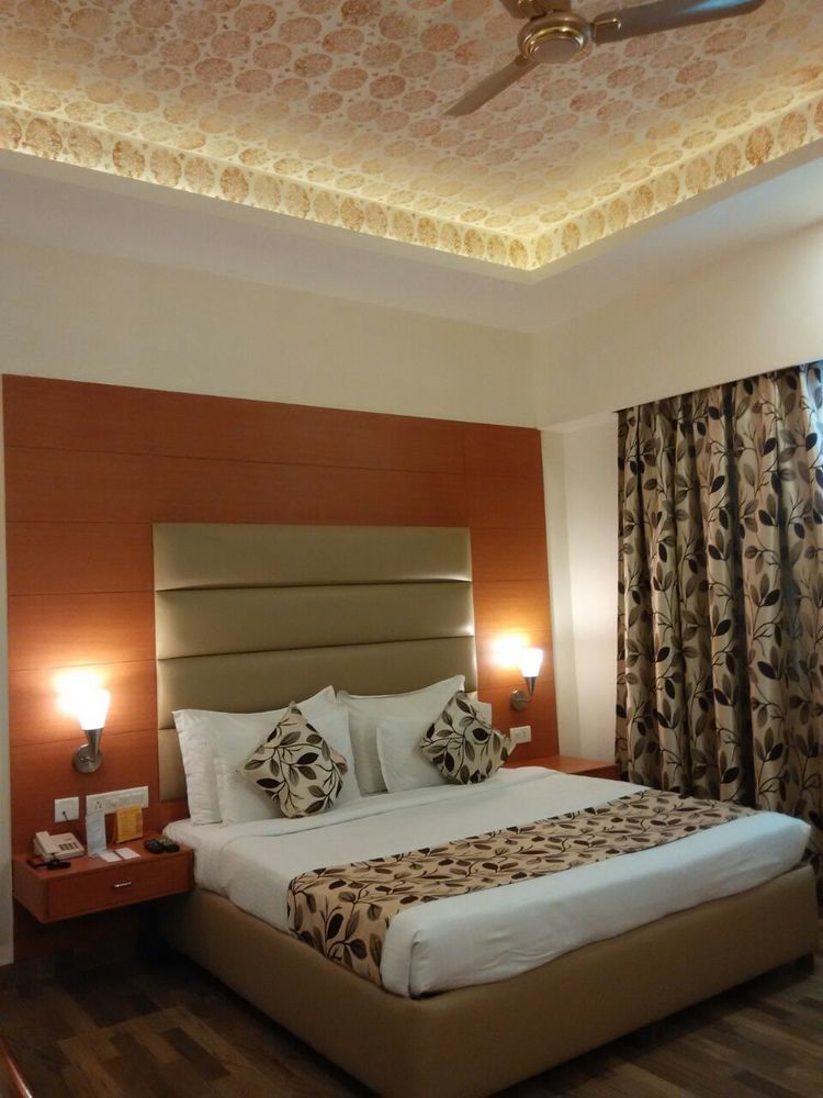Grand Continental Hotel Allāhābād Junction Buitenkant foto