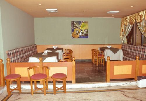 Grand Continental Hotel Allāhābād Junction Buitenkant foto